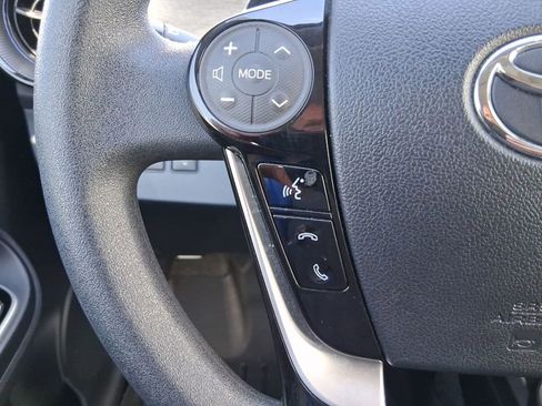 Used 2018 Toyota Prius C Two image 14