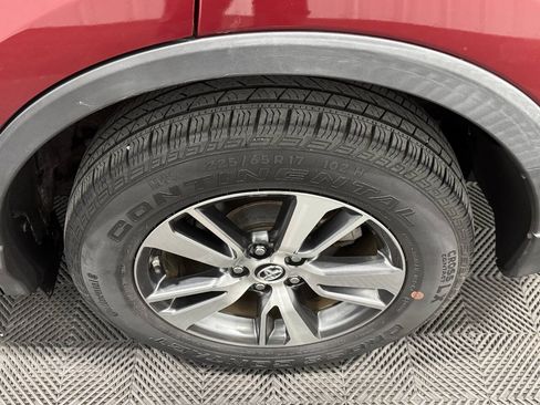 Used 2018 Toyota RAV4 XLE FWD image 38