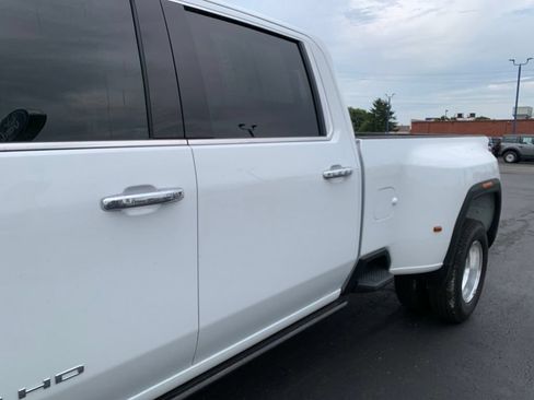 Used 2024 GMC Sierra 3500 Denali w/ Denali Reserve Package AWD/4WD image 16
