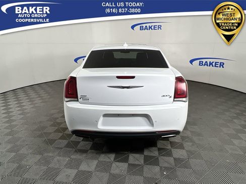 Used 2017 Chrysler 300 S w/ 300S Premium Group image 8