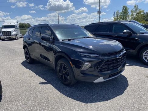 Used 2023 Chevrolet Blazer LT w/ Convenience Package FWD image 3