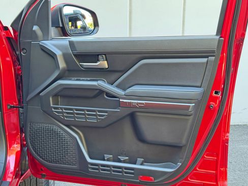 Used 2025 Toyota Tacoma TRD Sport image 43