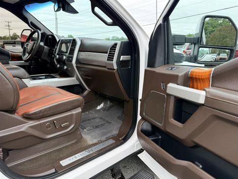 Used 2018 Ford F350 King Ranch w/ King Ranch Ultimate Package AWD/4WD image 9