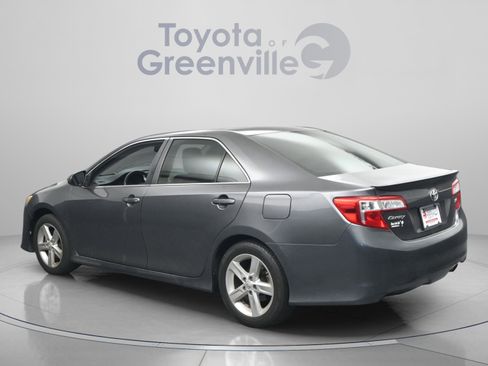 Used 2014 Toyota Camry SE FWD image 7