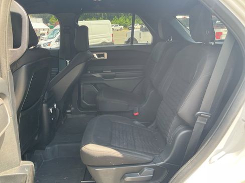 Used 2020 Ford Explorer XLT RWD image 14