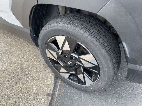 Used 2024 Hyundai Kona SEL image 3