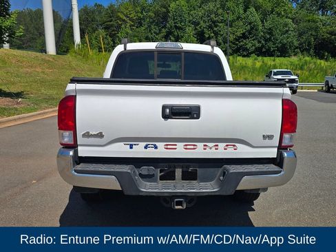 Used 2017 Toyota Tacoma SR5 w/ Tow Package AWD/4WD image 5