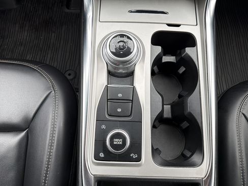 Used 2021 Ford Explorer XLT w/ Equipment Group 202A image 21