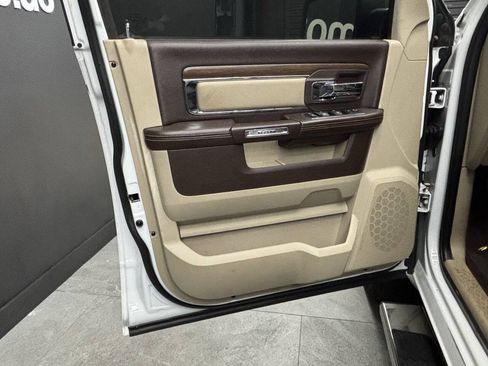 Used 2014 RAM 1500 Laramie w/ Convenience Group AWD/4WD image 16