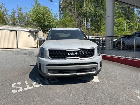 Used 2023 Kia Telluride SX Prestige X-Pro image 2