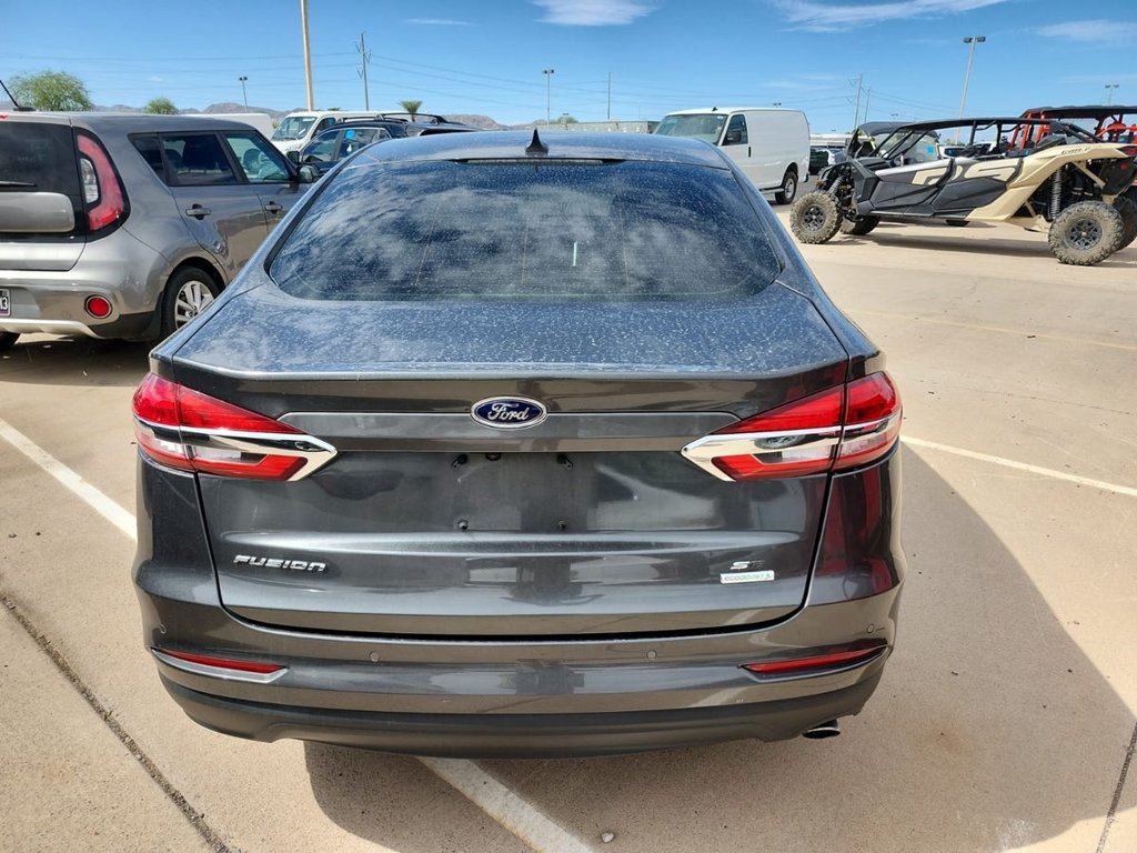 Used 2020 Ford Fusion SE FWD image 4
