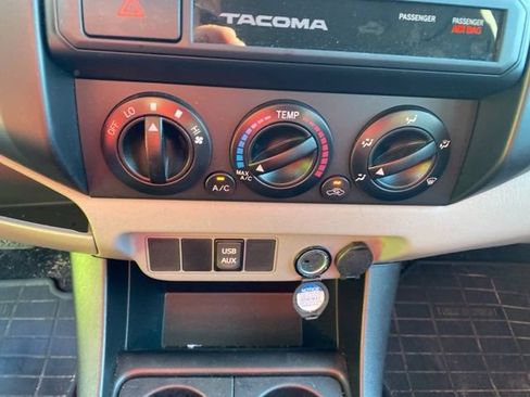 Used 2015 Toyota Tacoma 2WD Access Cab image 17