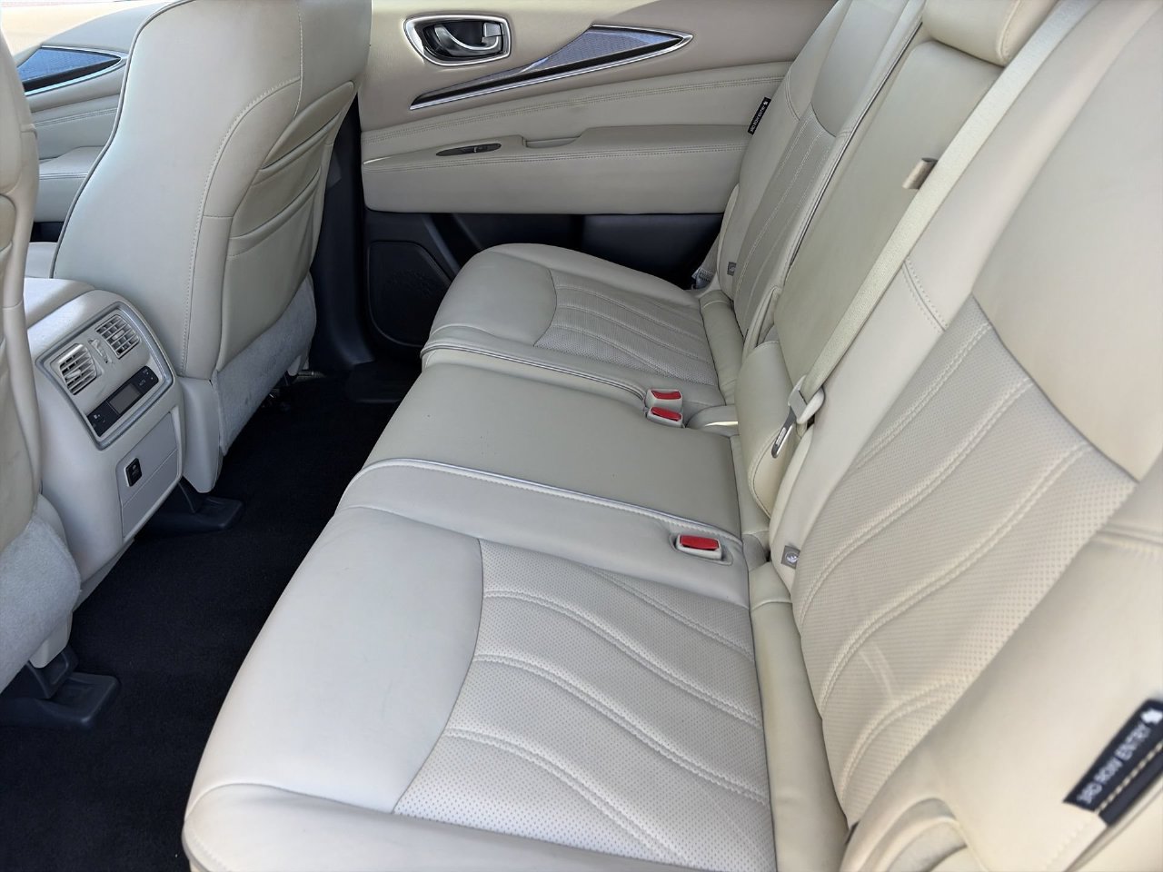Used 2018 INFINITI QX60 FWD w/ Premium Plus Package image 16