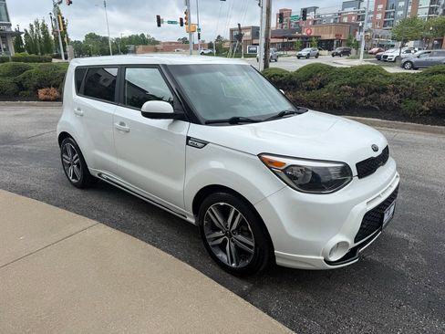 Used 2016 Kia Soul + w/ Soulful Package FWD image 3