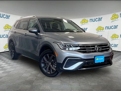 Used 2023 Volkswagen Tiguan SE AWD/4WD image 1