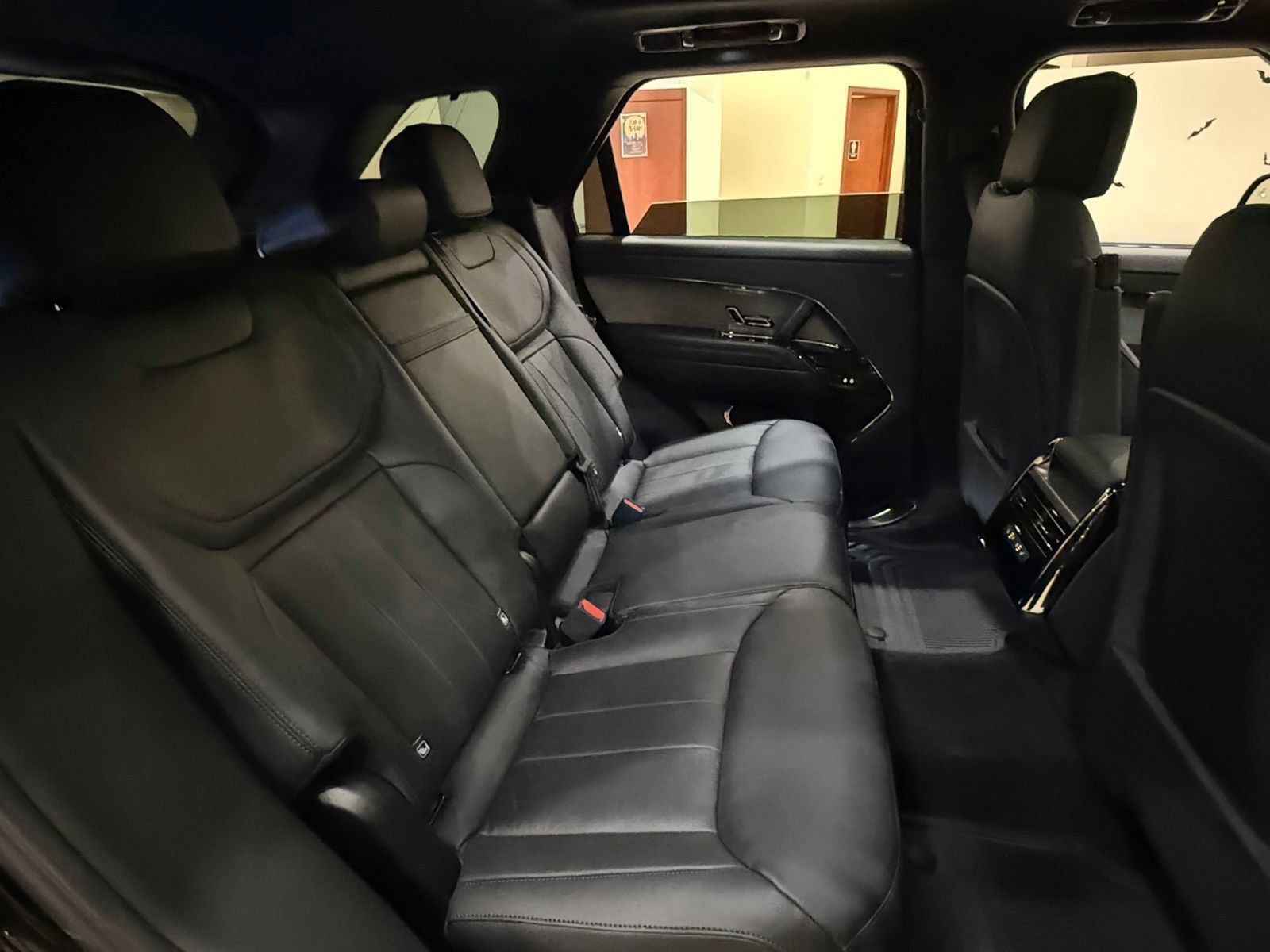 New 2026 Land Rover Range Rover Sport SE AWD/4WD image 17