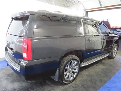 Used 2015 Chevrolet Suburban LTZ image 14
