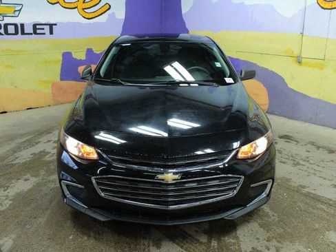 Used 2018 Chevrolet Malibu LS image 3