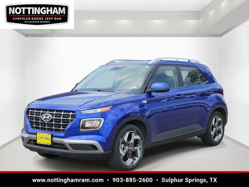 Used 2025 Hyundai Venue SEL image 3