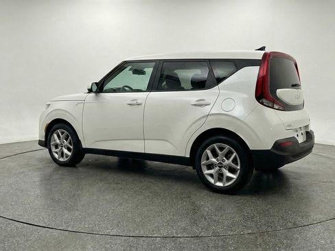 Used 2025 Kia Soul LX w/ LX Technology Package image 5