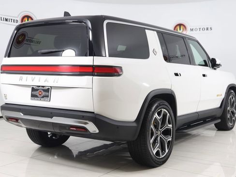 Used 2022 Rivian R1S Launch Edition image 3