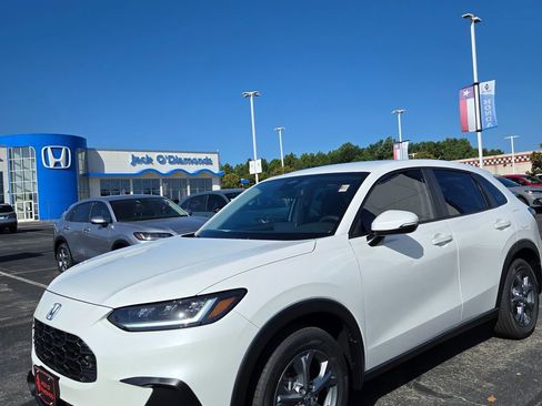 New 2026 Honda HR-V LX image 3