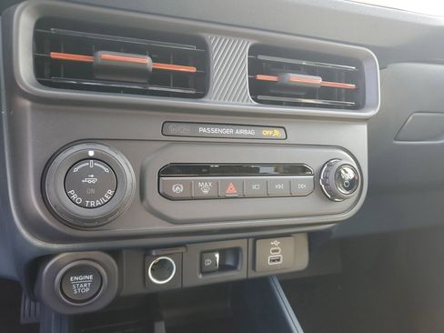 New 2025 Ford Maverick Lariat image 24