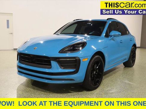 Used 2022 Porsche Macan AWD/4WD image 3