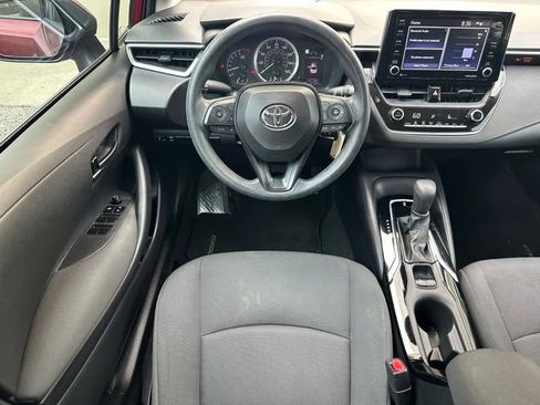 Used 2022 Toyota Corolla LE FWD image 12