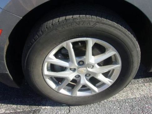 Used 2023 Chevrolet Equinox LT image 5