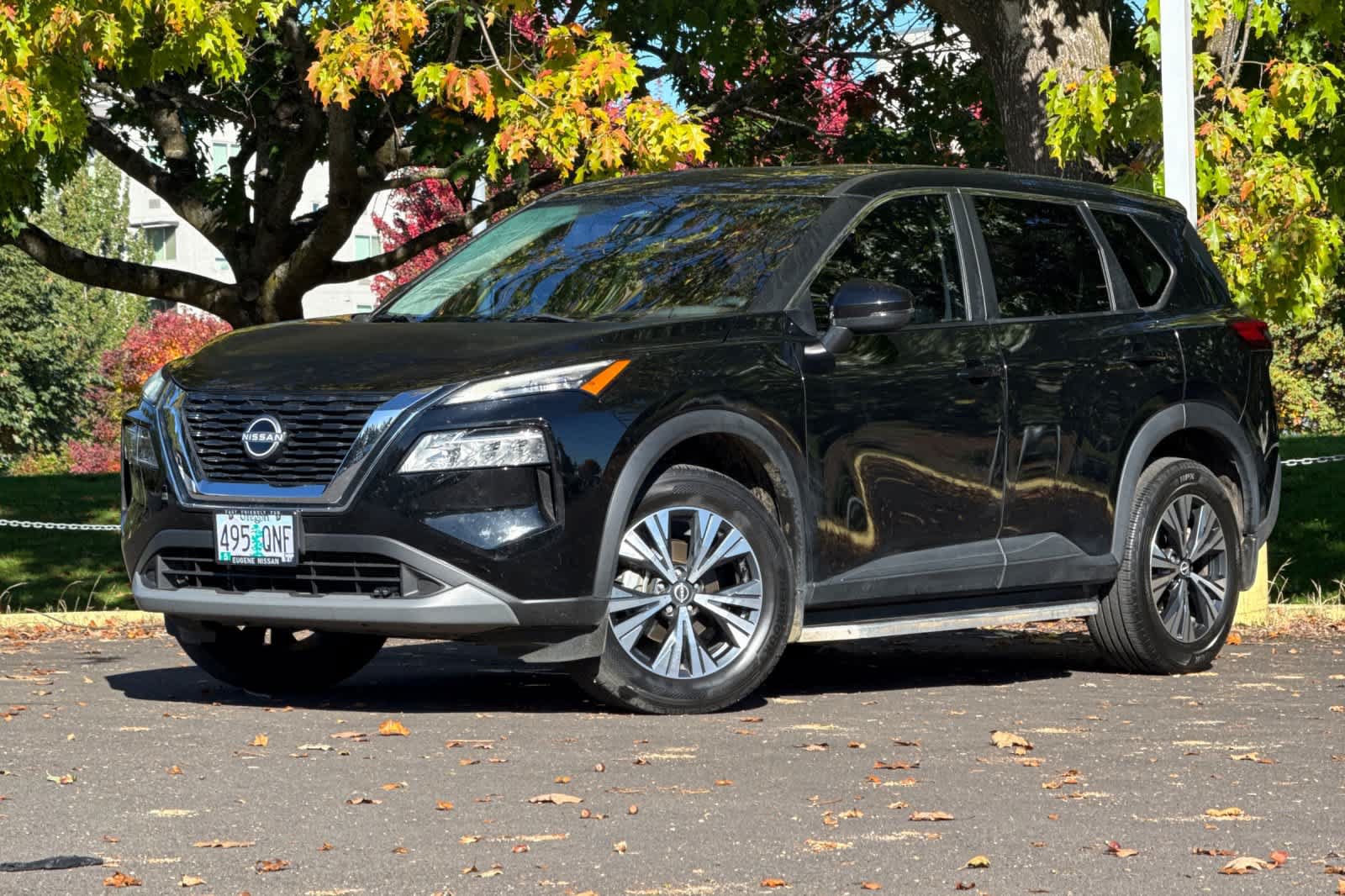 Used 2022 Nissan Rogue SV AWD/4WD image 1