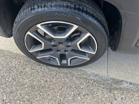 Used 2019 Jeep Renegade Latitude image 19