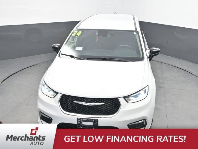 Used 2024 Chrysler Pacifica Touring-L FWD image 24