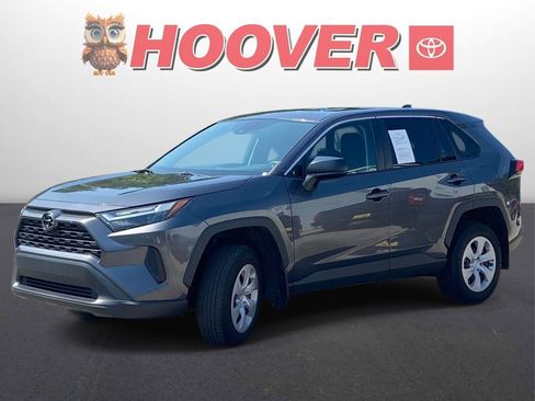 Used 2024 Toyota RAV4 LE FWD image 5