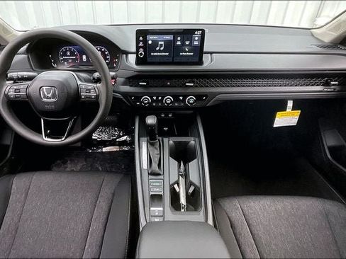 Used 2026 Honda Accord SE image 6