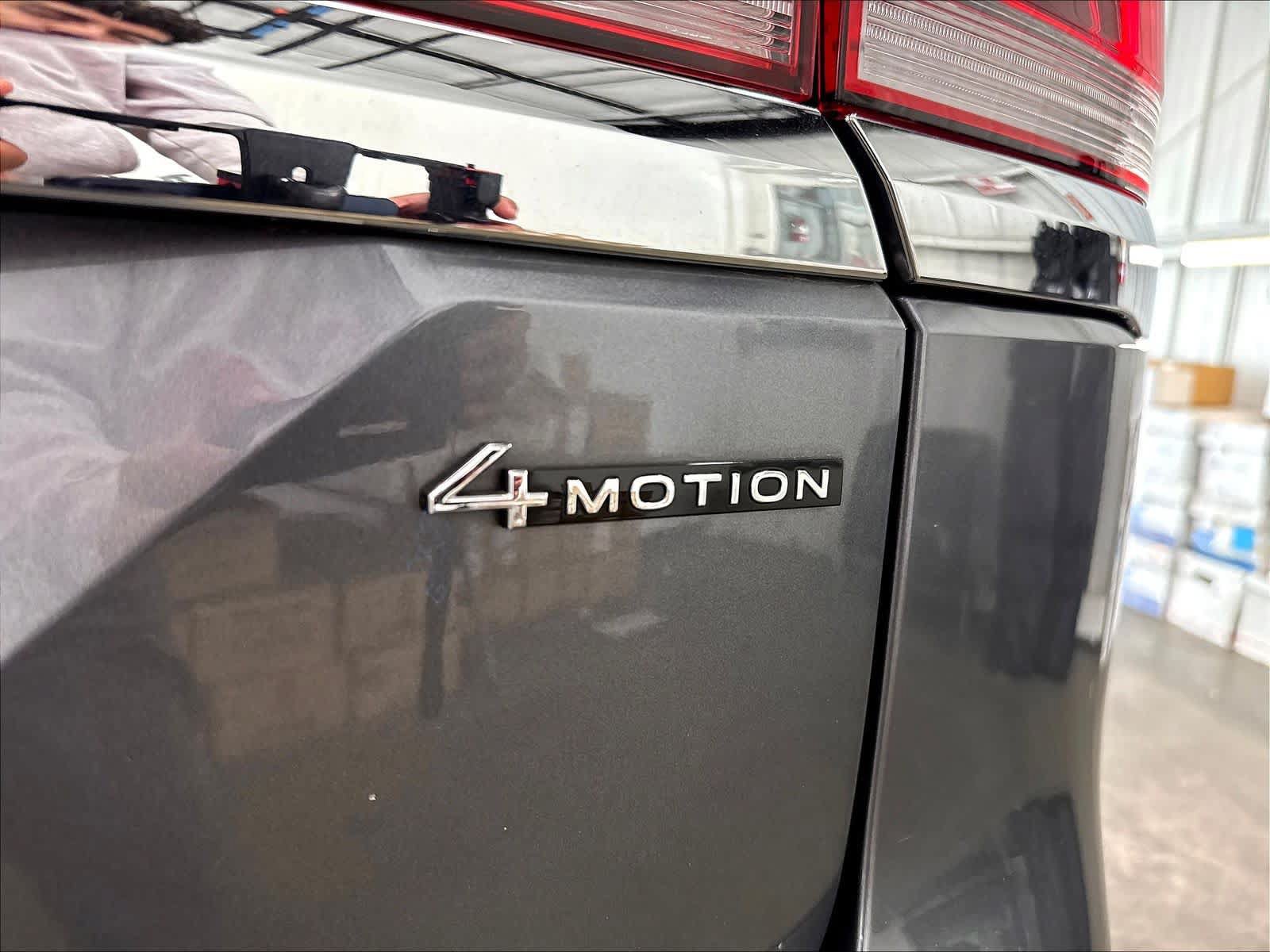 Used 2024 Volkswagen Atlas SEL AWD/4WD image 27