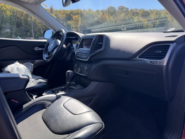 Used 2019 Jeep Cherokee Latitude Plus w/ Comfort/Convenience Group AWD/4WD image 14