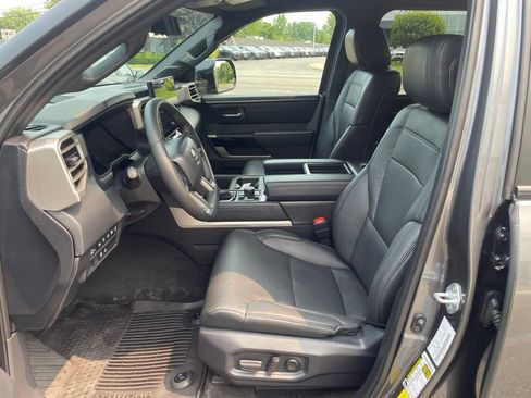 Used 2025 Toyota Tundra Limited AWD/4WD image 13