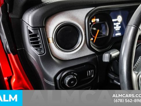 Used 2025 Jeep Wrangler Unlimited Sahara AWD/4WD image 32