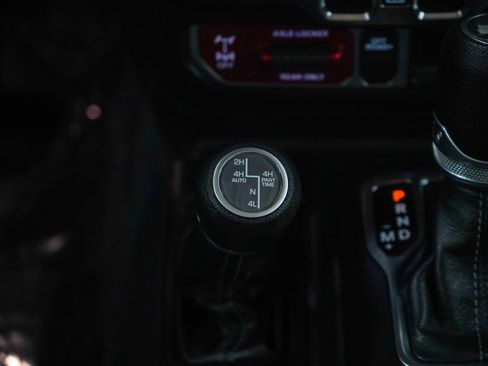 Used 2024 Jeep Wrangler Unlimited AWD/4WD image 21