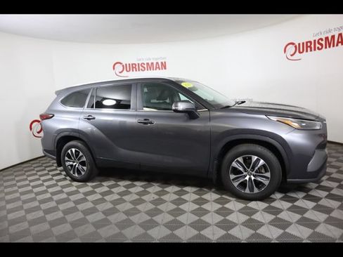 Used 2024 Toyota Highlander XLE AWD/4WD image 31