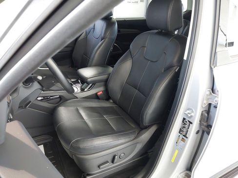 Used 2022 Kia Telluride EX w/ EX Premium Package image 23