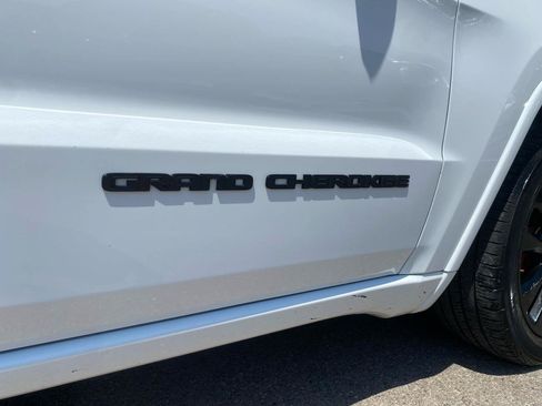 Used 2019 Jeep Grand Cherokee Altitude RWD image 6
