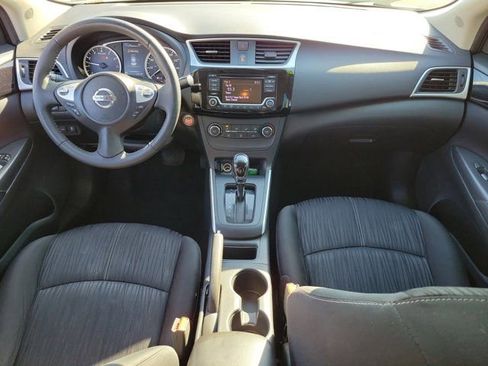 Used 2017 Nissan Sentra SV image 2
