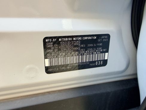 Used 2024 Mitsubishi Outlander SEL AWD/4WD image 32
