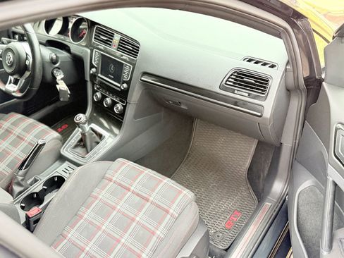 Used 2016 Volkswagen GTI S image 11
