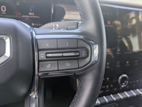 Used 2025 GMC Acadia Elevation FWD image 30
