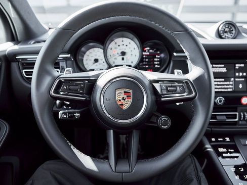 Used 2025 Porsche Macan GTS AWD/4WD image 55
