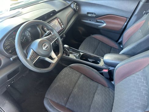 Used 2023 Nissan Kicks SR image 7