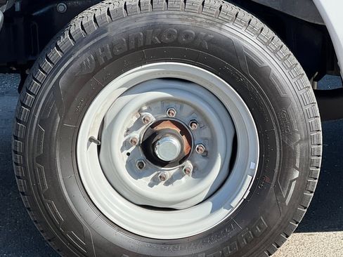 Used 2023 Ford E-350 and Econoline 350 Super Duty w/ Driver's Safety Package image 24